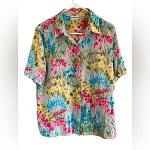 Vibrant short sleeve button up spring floral size 14 tulips Easter unisex spring